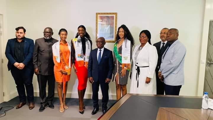 Le ministre de la réconciliation nationale reçoit les Miss et le COMICI