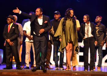 25 ans de carriere Digbeu cravate