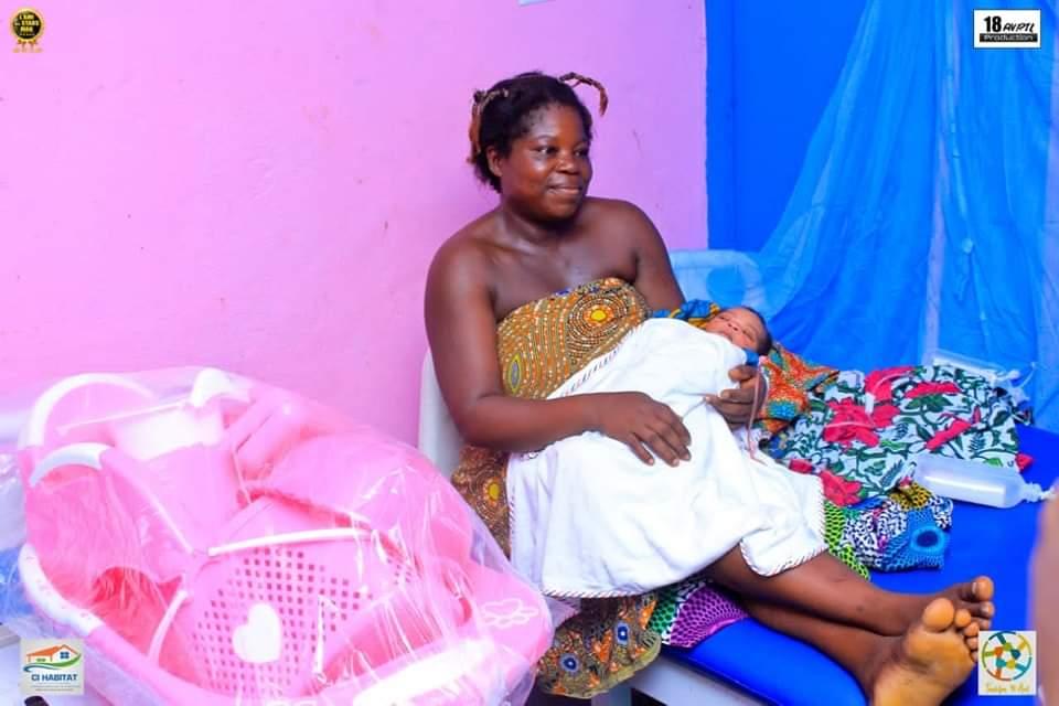 Kedjevara célèbre son anniversaire en faisant des dons à l'hôpital général de Port-Bouet