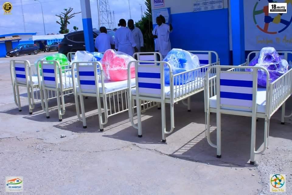 Kedjevara célèbre son anniversaire en faisant des dons à l'hôpital général de Port-Bouet