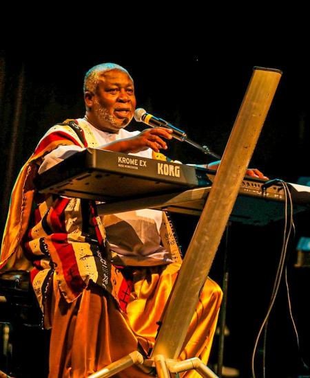 Bomou Bassa célèbre 35 ans de carrière à travers le spectacle « Héritage »