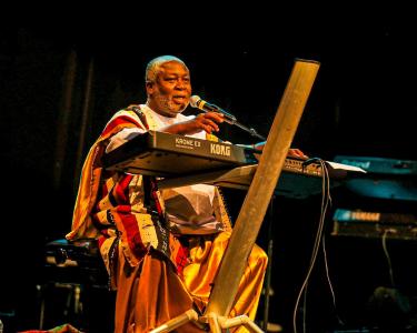 Bomou Bassa célèbre 35 ans de carrière à travers le spectacle « Héritage »